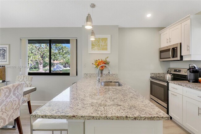 Foto del edificio - 105 Club Dr