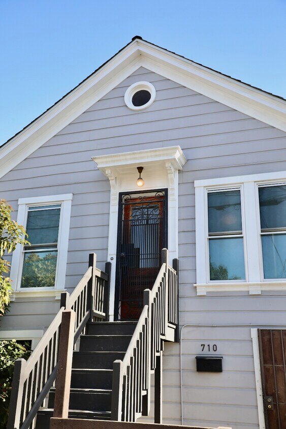 Primary Photo - 710 Henry St