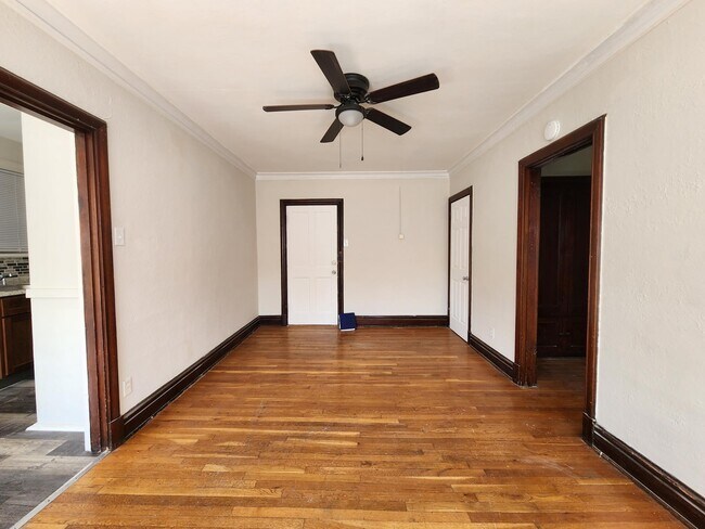 Sala de estar/dormitorio - 3604 Delor St