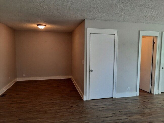 Foto del edificio - $1195 - 1 bedroom/ 2 bathroom plus 2 bonus...