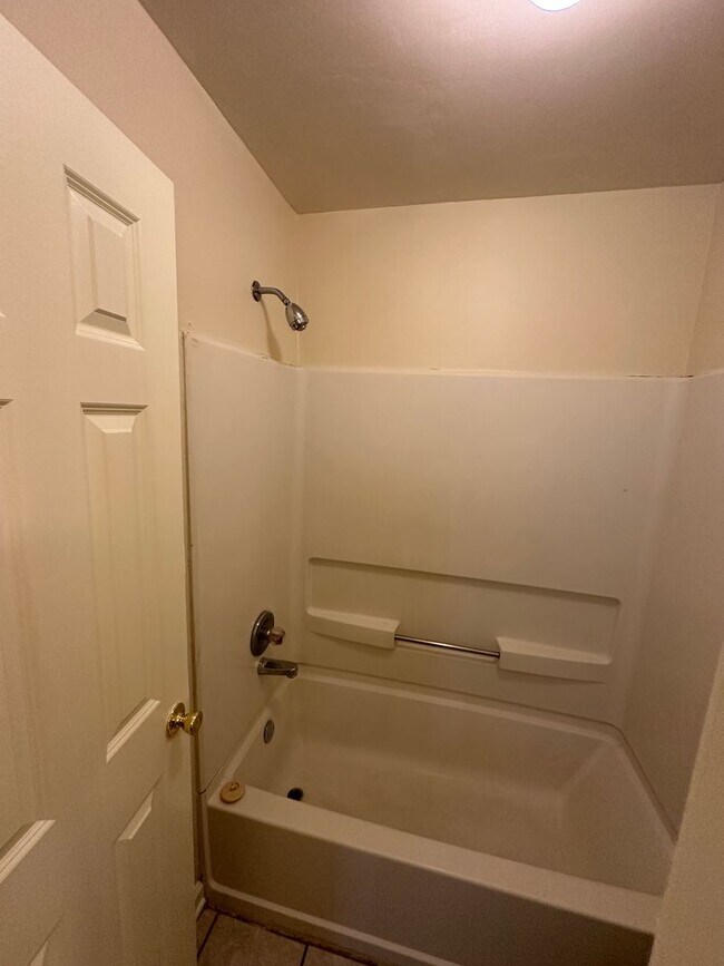 Foto del edificio - 3 Bedroom, 2 Full Baths in Horn Lake, Wellington Square Subdivision