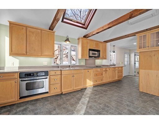Building Photo - 2 Pickerel Rd