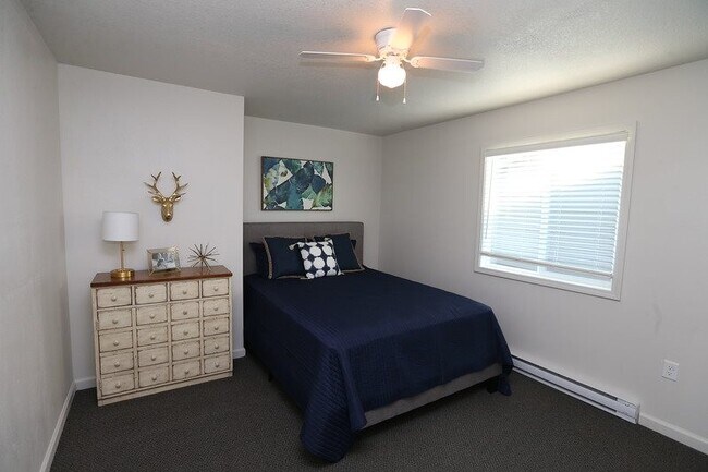 Foto del edificio - 810 E 8th St