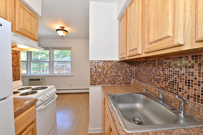 Building Photo - 428 Chestnut St