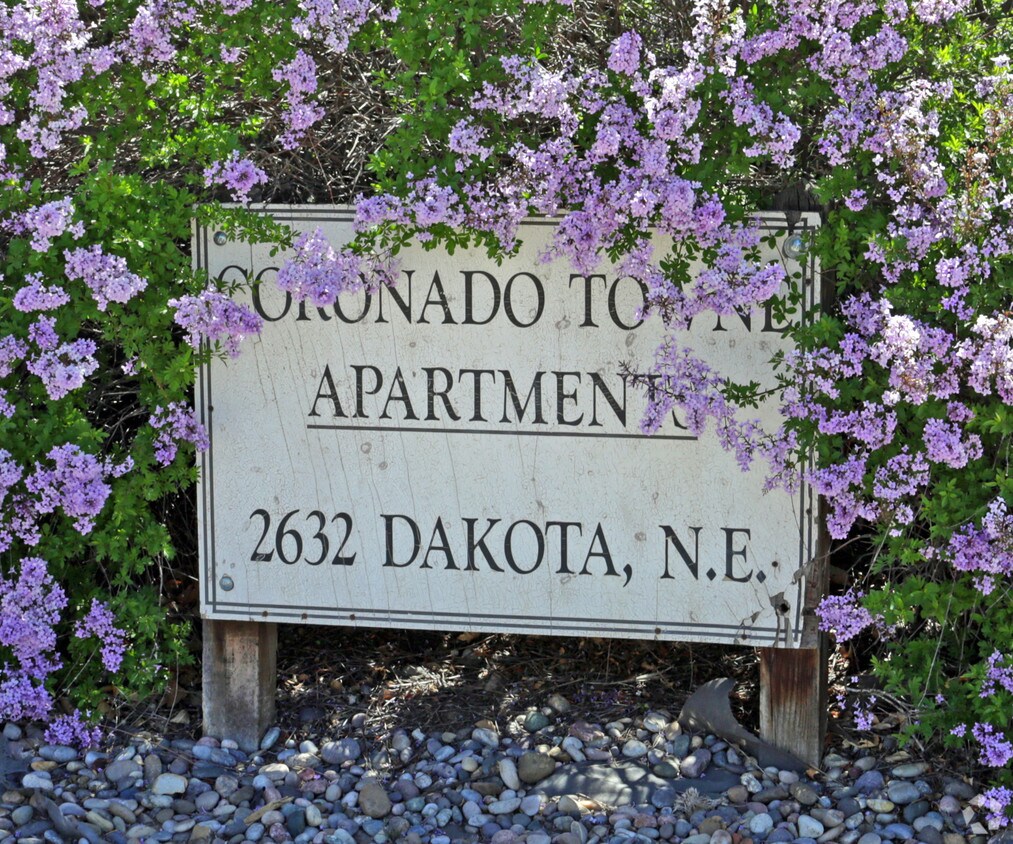 Foto del edificio - 2632 Dakota St NE