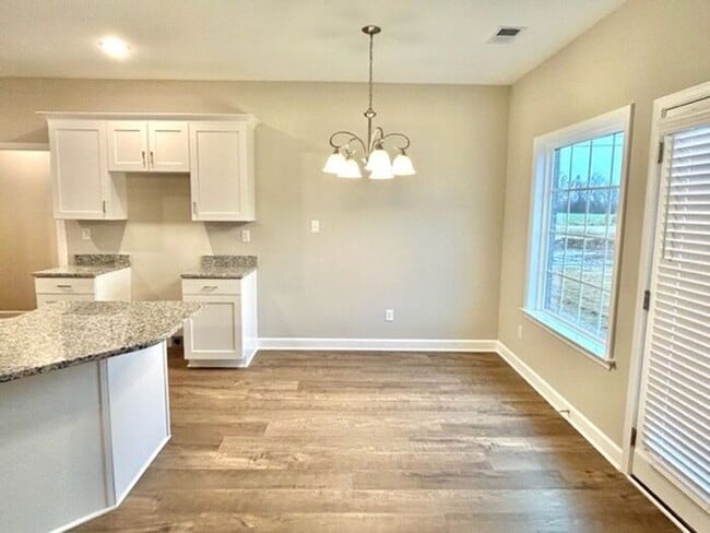 Building Photo - Now Leasing a 4-bedroom 2.5 bath home in Millington