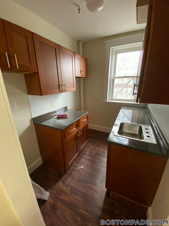 Building Photo - 1191 Boylston St