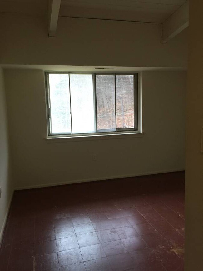 Bedroom #4 - 11356 Cherry Hill Rd