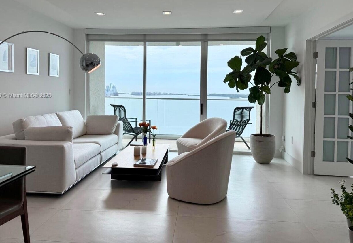 Foto principal - 800 Claughton Island Dr