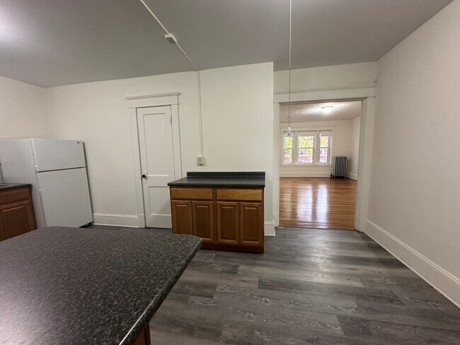 Foto del edificio - 100-130 Elm Street