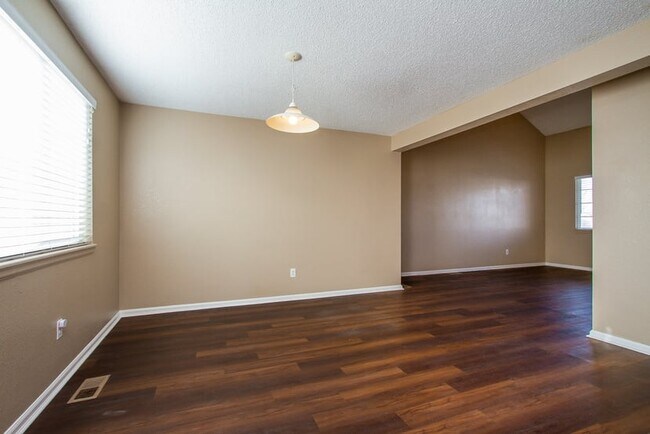 Foto del edificio - 14922 E 50th Dr