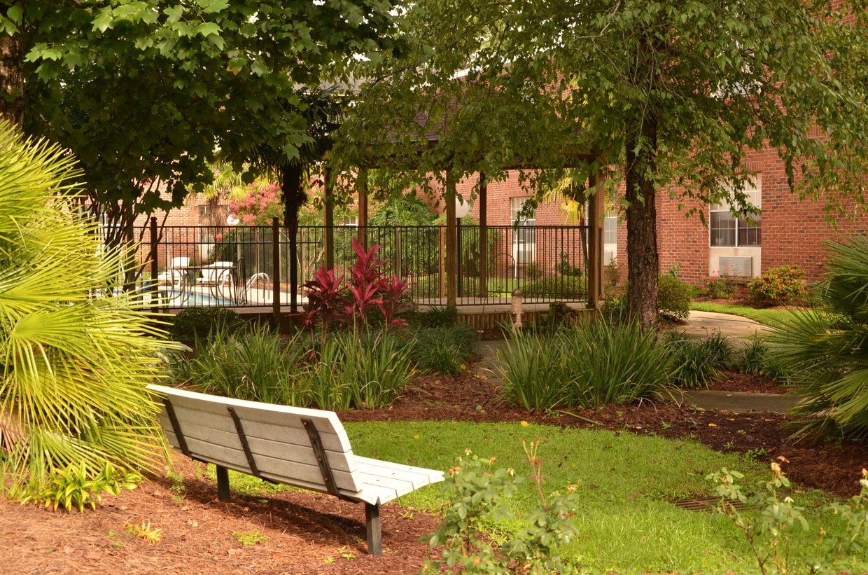 Building Photo - Gordon Oaks Retirement Community