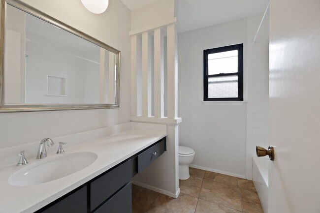 Building Photo - 5207 Suburban Dr