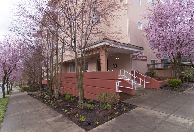 Front Entry - 301 Summit Ave E