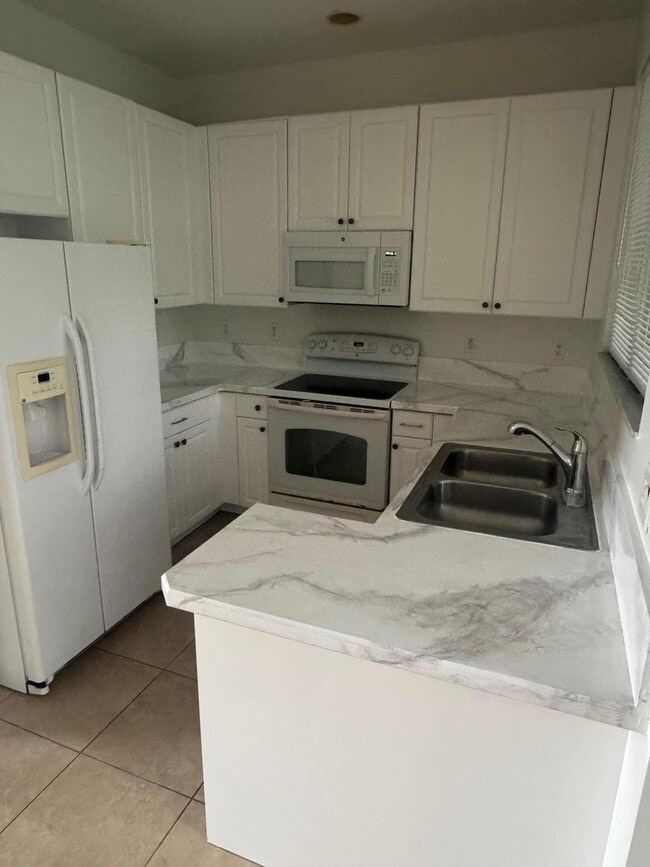 Foto del edificio - 4459 Cotswold Hills Dr