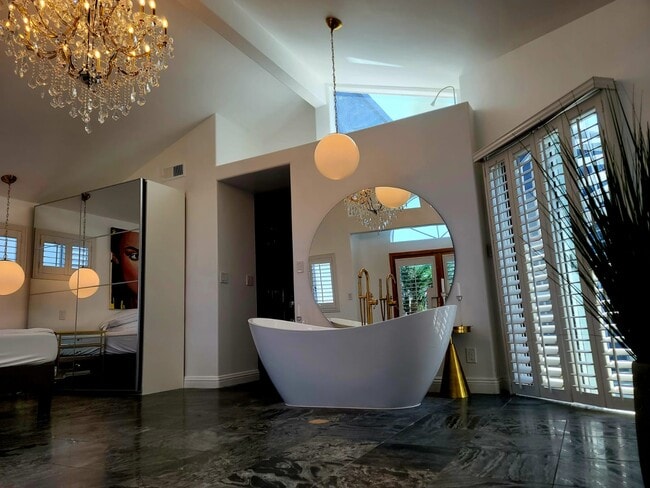 Master Bedroom - 1259 Bonnie Brae St House