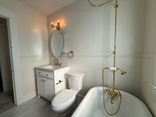 Building Photo - 1317 W 106th St