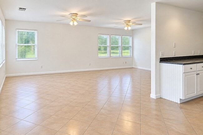 Building Photo - 1805 Bayou Homes Dr