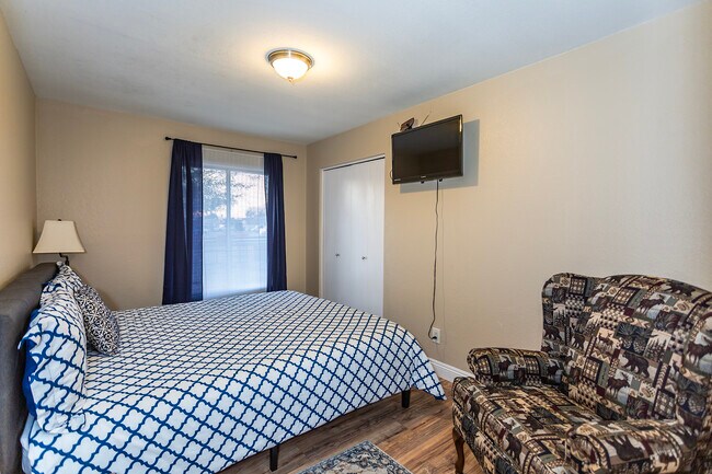 Building Photo - 4127 N 79th Dr