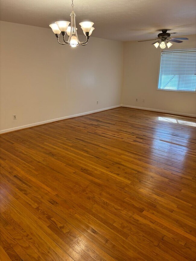 Building Photo - Where Comfort Meets Home