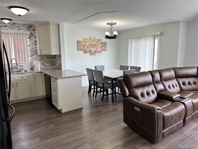 Building Photo - 16508 Radison Dr