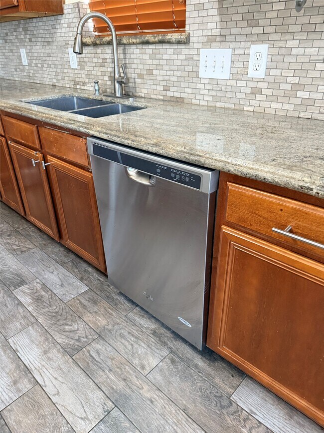 Foto del edificio - 7222 Liberty Ridge Ln