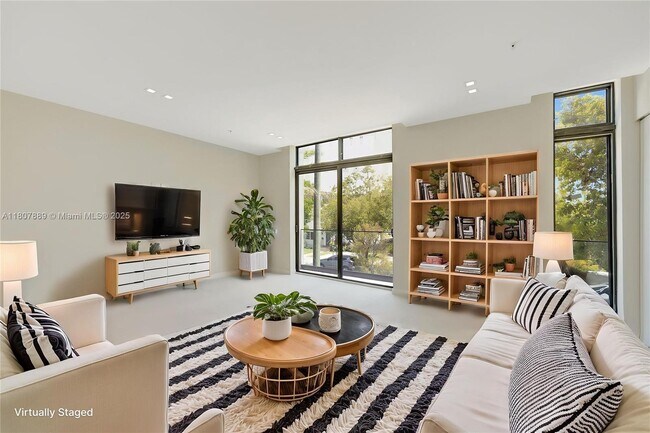 Foto del edificio - 2692 SW 25th Ave
