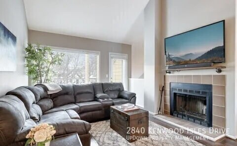 Foto del edificio - 2840 Kenwood Isles Dr
