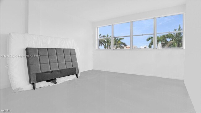 Building Photo - 1 br, 1.5 bath Condo - 9381 E Bay Harbor D...