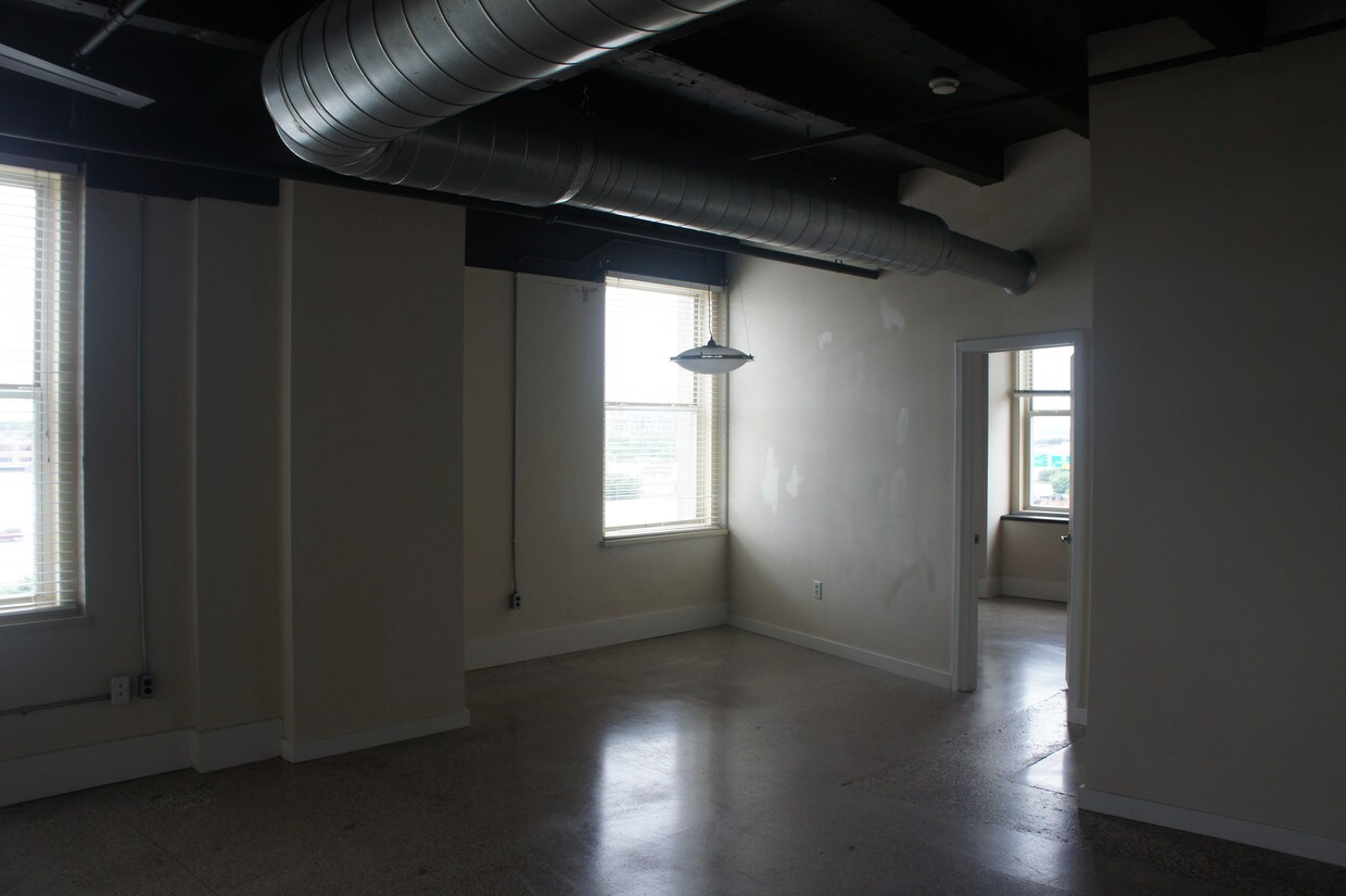 221 W Lancaster Ave, Fort Worth, TX 76102 Condo for Rent in Fort