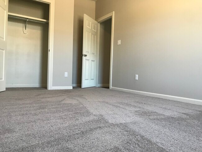 Building Photo - 10731 Cheryll Dr