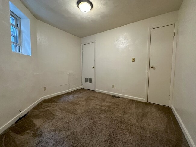 Photo - Bright 2BR in Oakland - Close to the Unive... Apartment