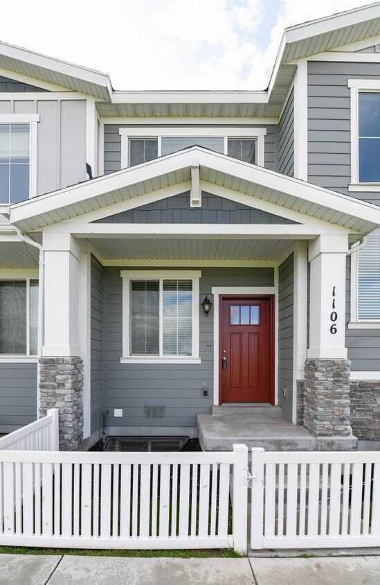 4 Bed 3.5 Bath Townhome in Bluffdale!!! January Rent Free!! - 4 Bed 3.5 Bath Townhome in Bluffdale!!! January Rent Free!!