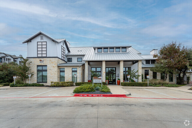 Building Photo - Estates at Bee Cave