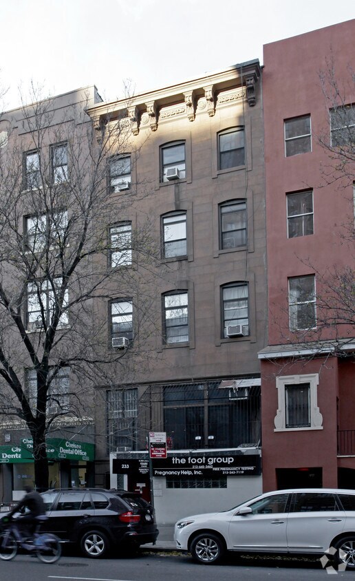 Primary Photo - 233 W 14th St