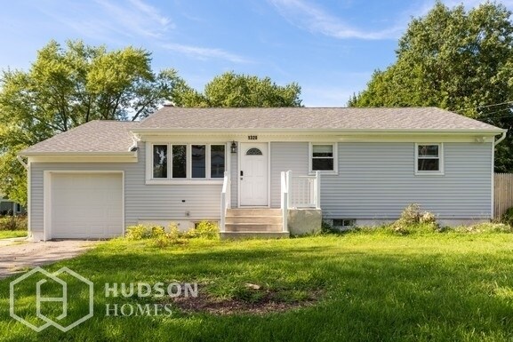 Primary Photo - 1328 Crown Ln