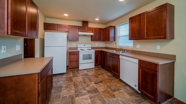 Foto del edificio - 10323 67th Ave NE