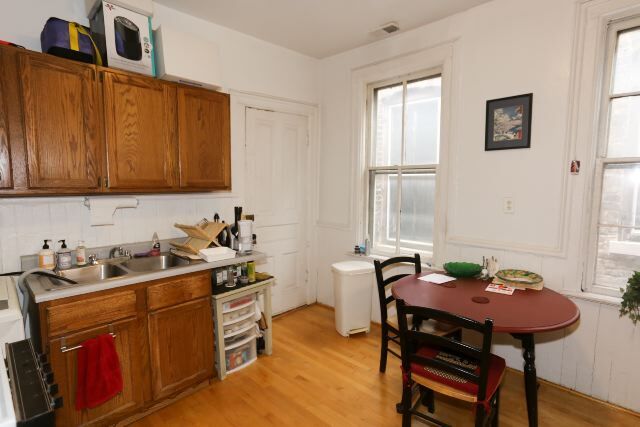 Foto del edificio - 1435 N Bosworth Ave