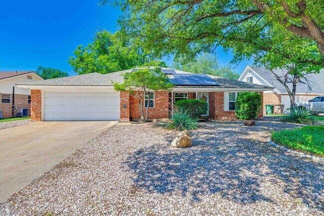 Foto del edificio - 3108 Oak Forest Dr