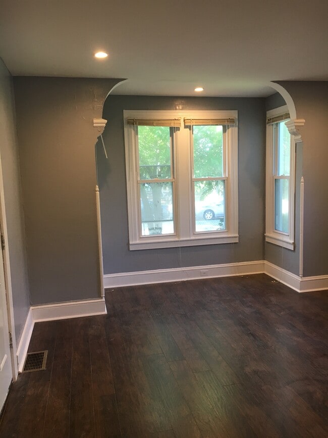Living Room - 44 State St