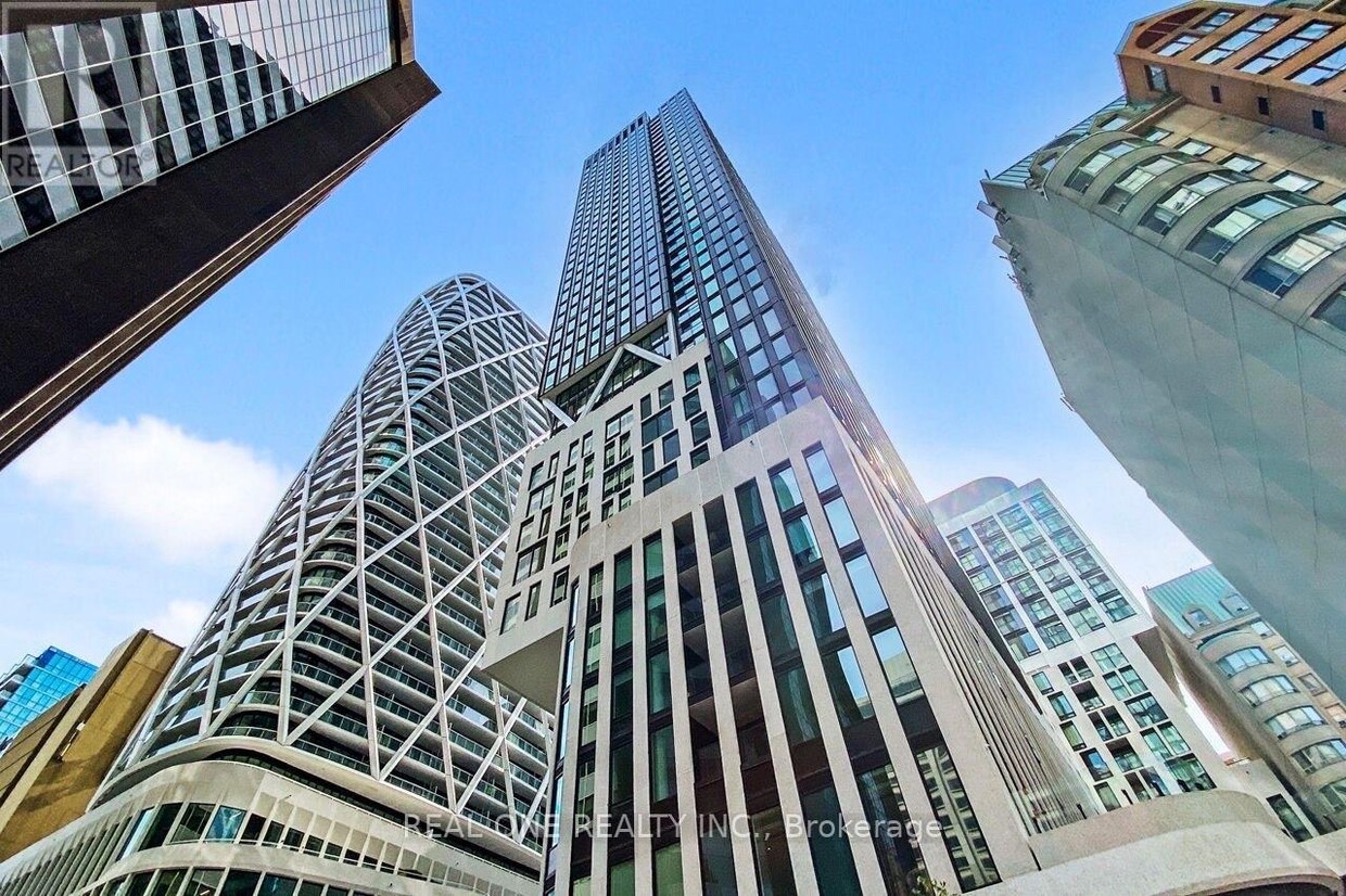 Photo principale - 238-3238 Simcoe St