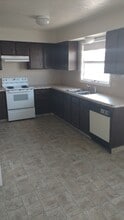 Building Photo - 190 Moonlite Dr