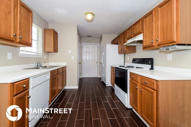 Foto del edificio - 4235 Candle Brook Ln