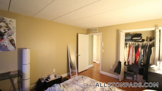 Foto del edificio - 85 Brainerd Rd