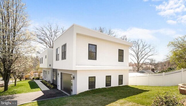 Foto del edificio - 8618 Jones Mill Rd