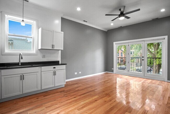 Building Photo - 4126 W Maypole Ave