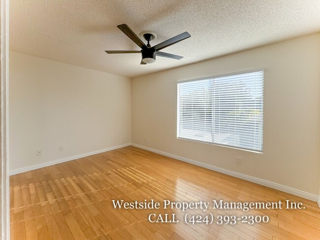 Foto del edificio - Prime Hollywood Location Upper 1BD/1BA