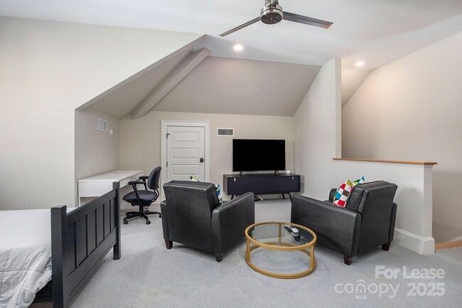 Building Photo - 407 Louise Ave