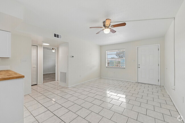 2BR, 1BA - 725SF - Living Room - Avanda Oaks-One Month Free!