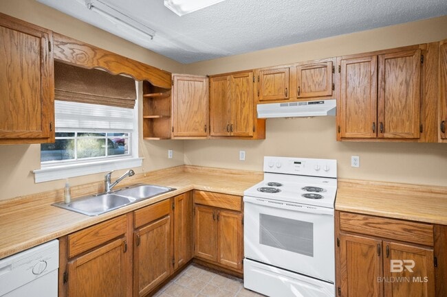 Building Photo - 8564 Garden Cir